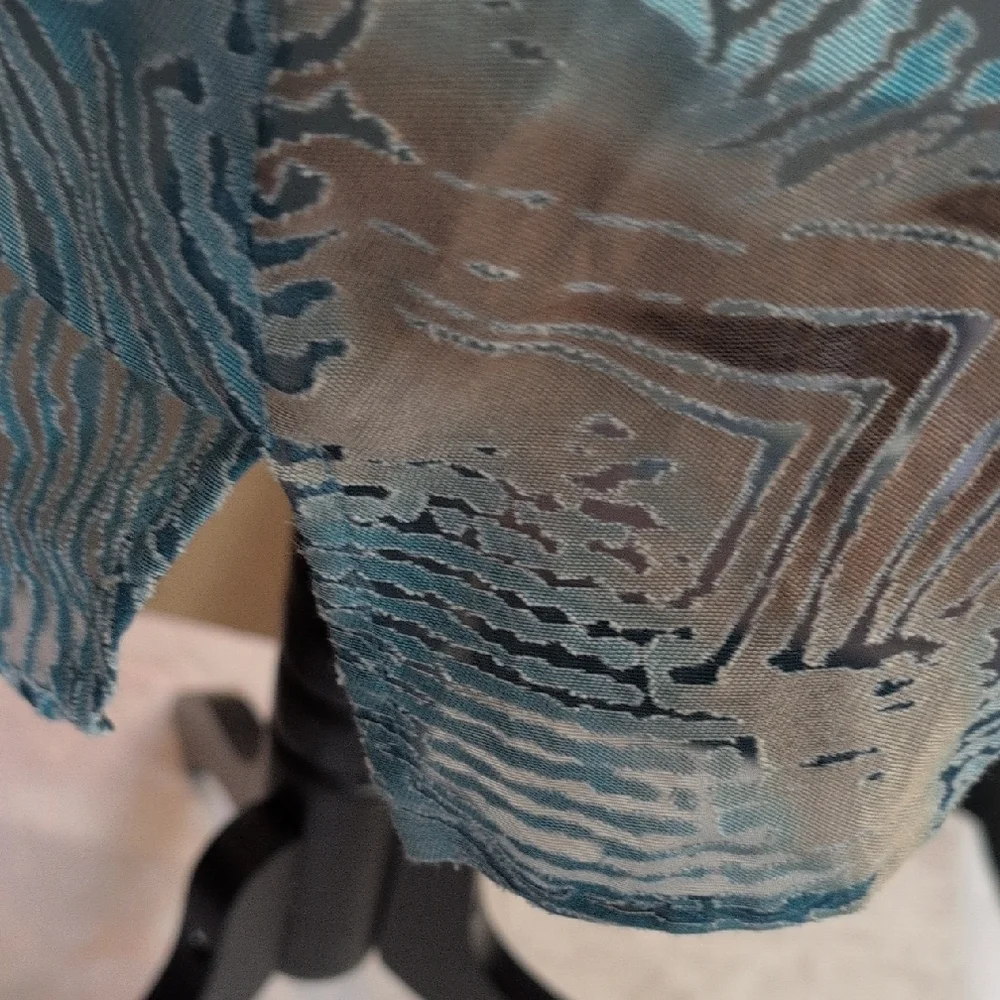 Abstract Patterned Button-Up Shirt - Picture 5 of 5